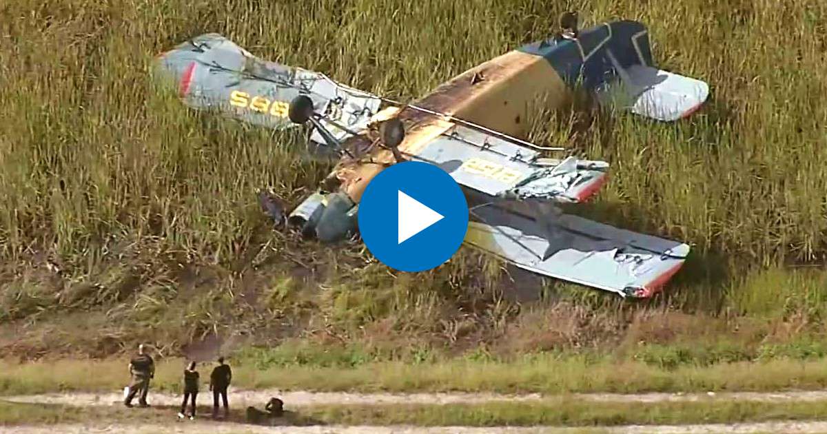 Se Estrella Avioneta Cubana En Los Everglades De Florida