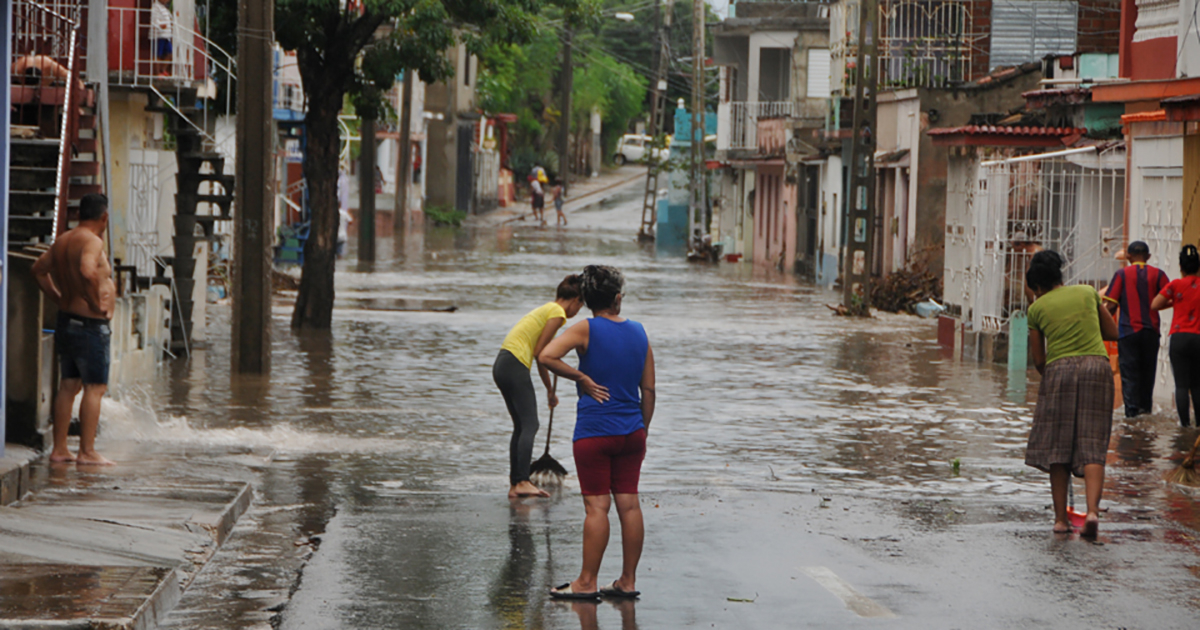 Tormenta Severa Provoca Inundaciones Y Da Os A L Neas El Ctricas En Las