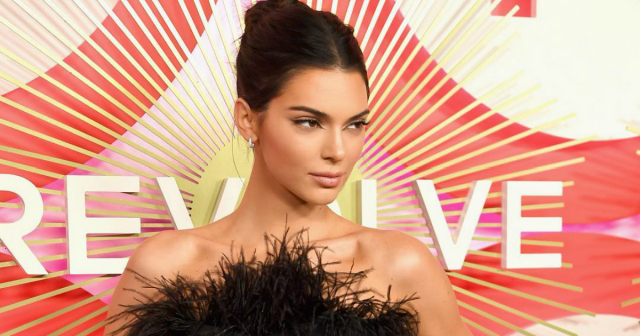 Vanity Fair Kendall Jenner Enseña De Más Con Un Atrevido