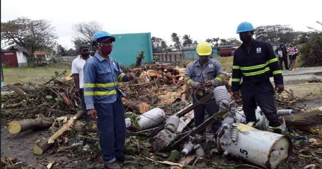Más de 800 familias quedaron sin electricidad por tromba marina al este de La Habana