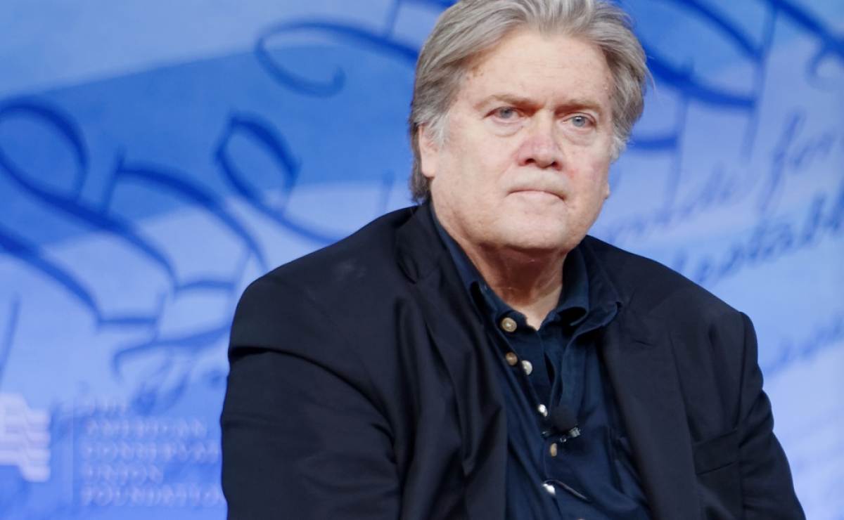 Testifica Stephen Bannon en el Congreso por trama rusa
