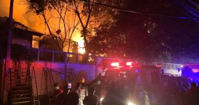 Manifestantes prenden fuego a la residencia del Primer Ministro de Sri Lanka y fuerzan su renuncia