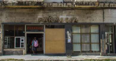 Gobierno cubano atribuye falta de medicamentos a escasez mundial de materias primas 