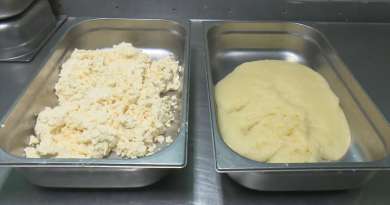 Empresa de Cienfuegos experimenta con yuca molida cocinada para hacer pan y dulces