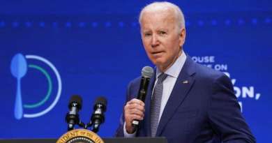 VIRAL: Biden pregunta por congresista fallecida en acto en la Casa Blanca
