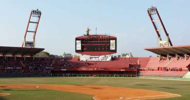 Aficionados cubanos preocupados por deterioro del estadio de pelota de Matanzas