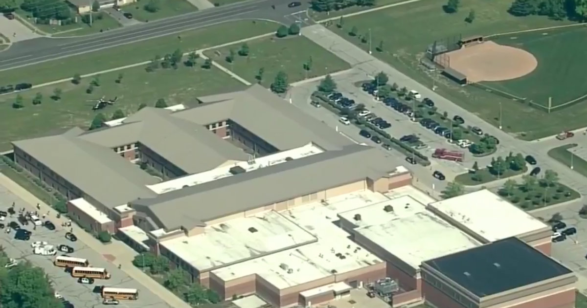 Escuela Noblesville West Middle School, donde ha tenido lugar el tiroteo. © WSVN / Youtube.
