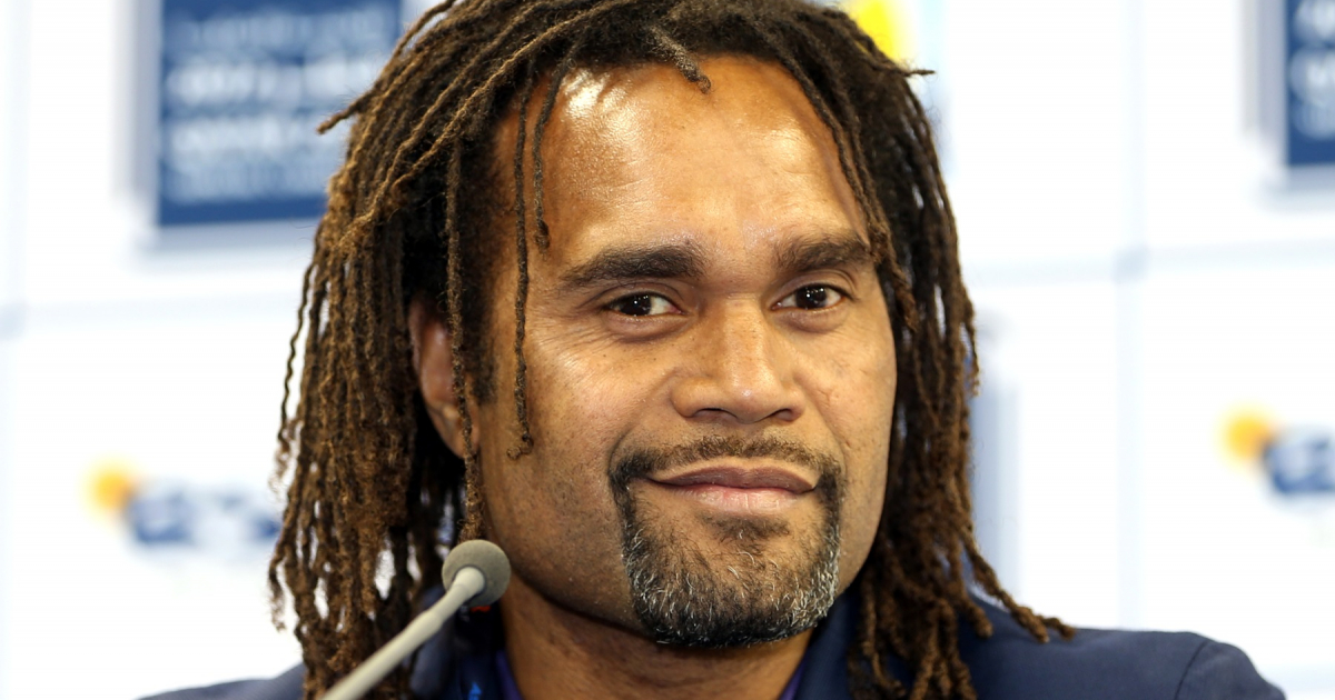 Photo Dédicacée Christian Karembeu - Signée Avec Preuve Et Certificat COA - Format A4
