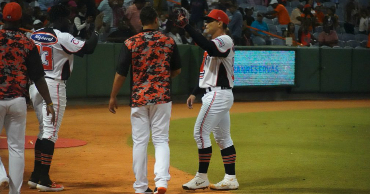 Martínez cae sin respaldo, Linares y Guerra desbordados en Venezuela - CiberCuba