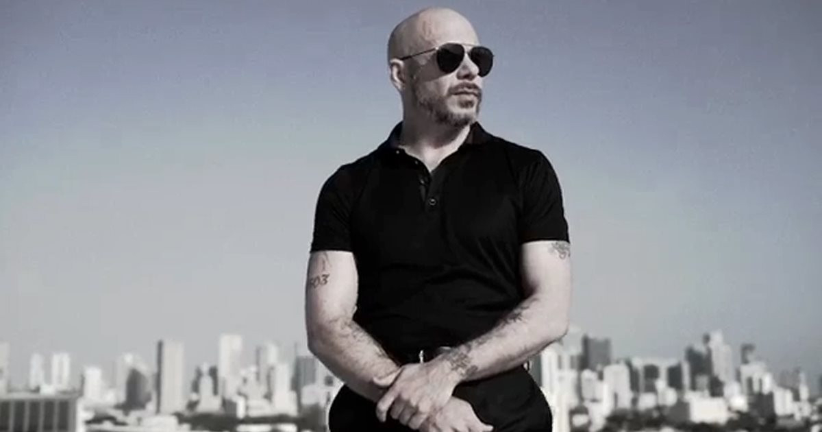 Instagram / Pitbull