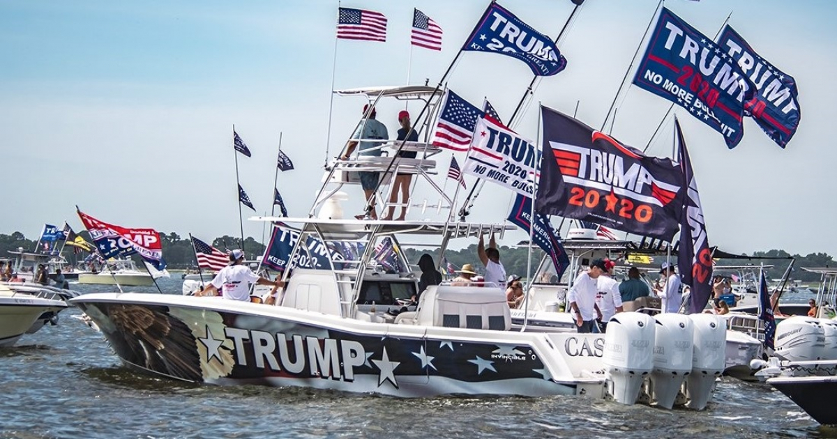 Seguidores de Donald Trump hacen desfile de botes en Miami