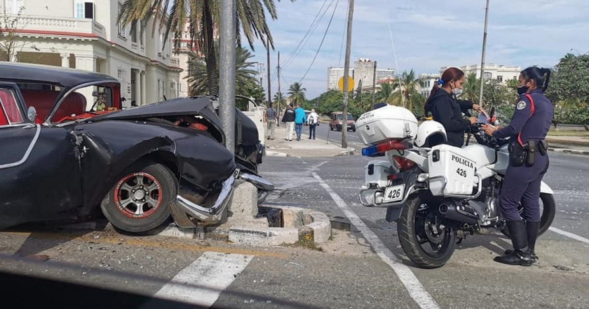 Facebook (ACCIDENTES BUSES & CAMIONES)