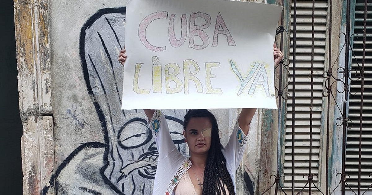Facebook / Claudia Genlui