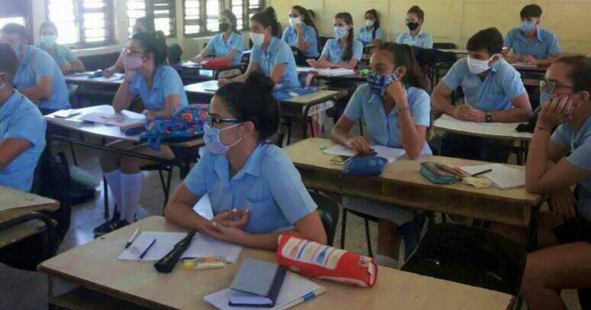 Cuba Estudiantes preuniversitarios regresarán a las aulas a partir de octubre Cuba Estudiantes preuniversitarios regresarán a las aulas a partir de octubre
