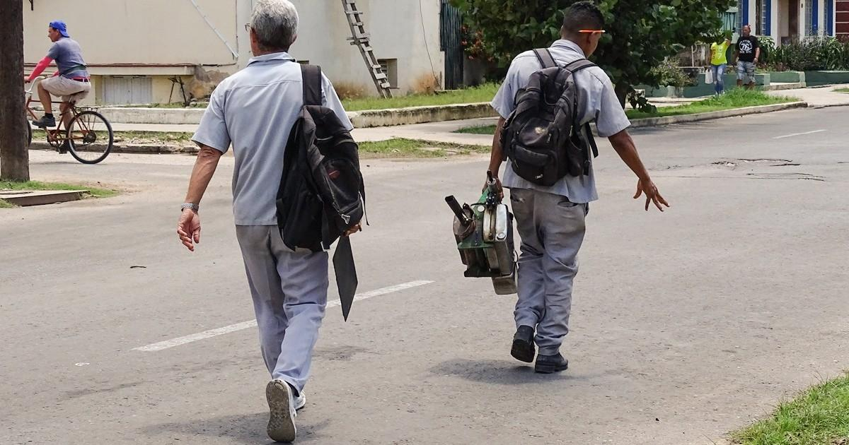 Fumigadores en Cuba (imagen de referencia) © CiberCuba