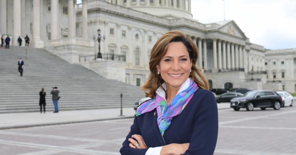 Congresista María Elvira Salazar presenta proyecto de Ley Dignidad para