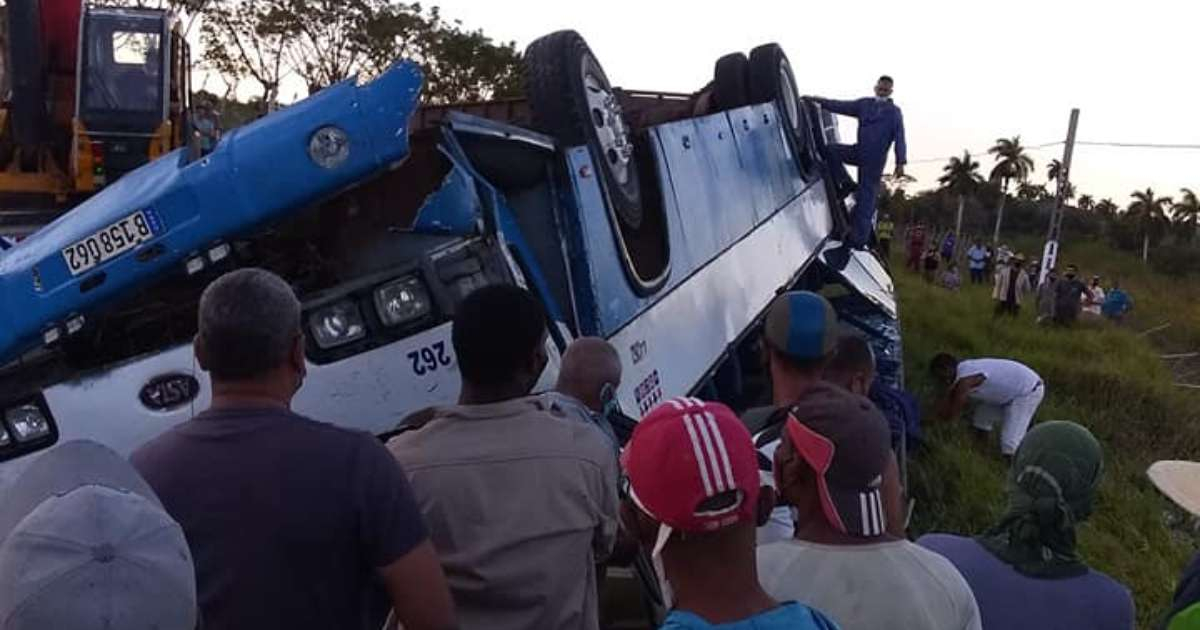 ACCIDENTES BUSES & CAMIONES por más experiencia y menos víctimas!’/ Facebook