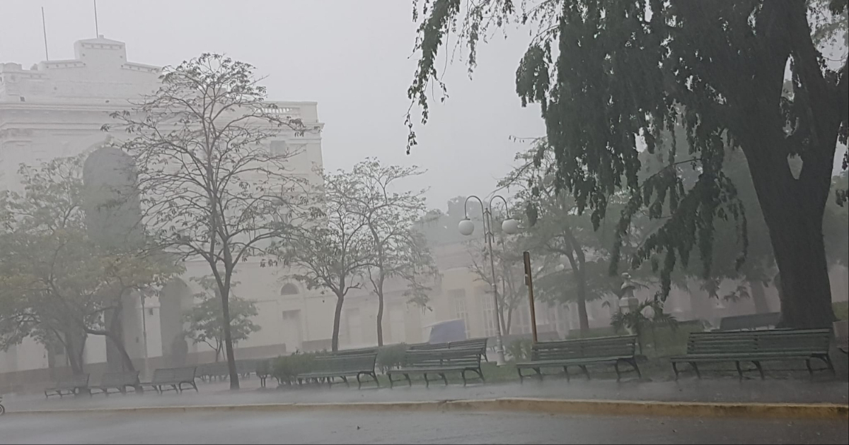Tormenta severa azota Villa Clara