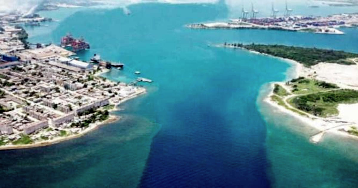 Canal de entrada al Puerto del Mariel © El Artemiseño