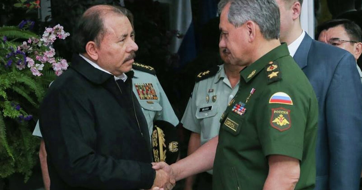 Daniel Ortega y el ministro de Defensa ruso, Serguéi Shoigú (imagen de archivo) © Sputnik / Russian Defense Ministry