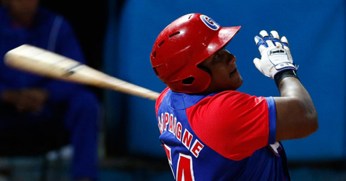 Seleccionan a Alfredo Despaigne como mejor pelotero cubano de 2017