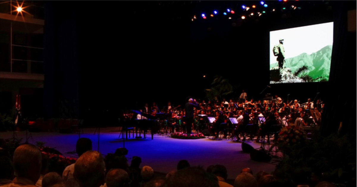 Artistas cubanos rinden tributo a Fidel Castro con una gala en Santiago ...