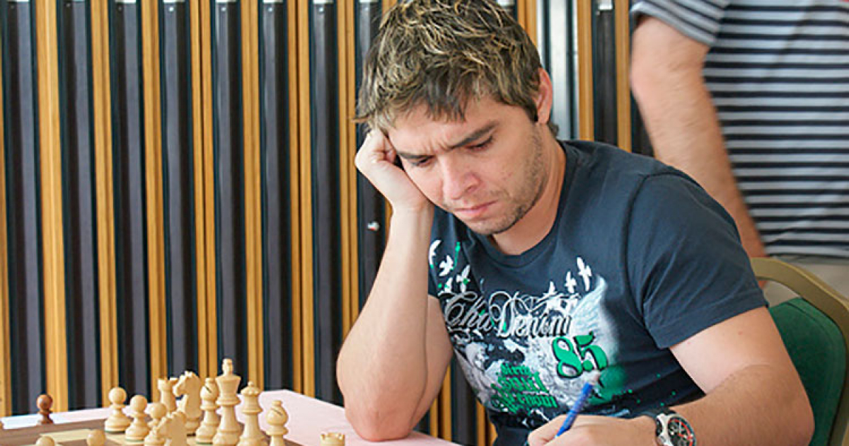 Ajedrecista Lázaro Bruzón mejora al puesto 101 del mundo en la